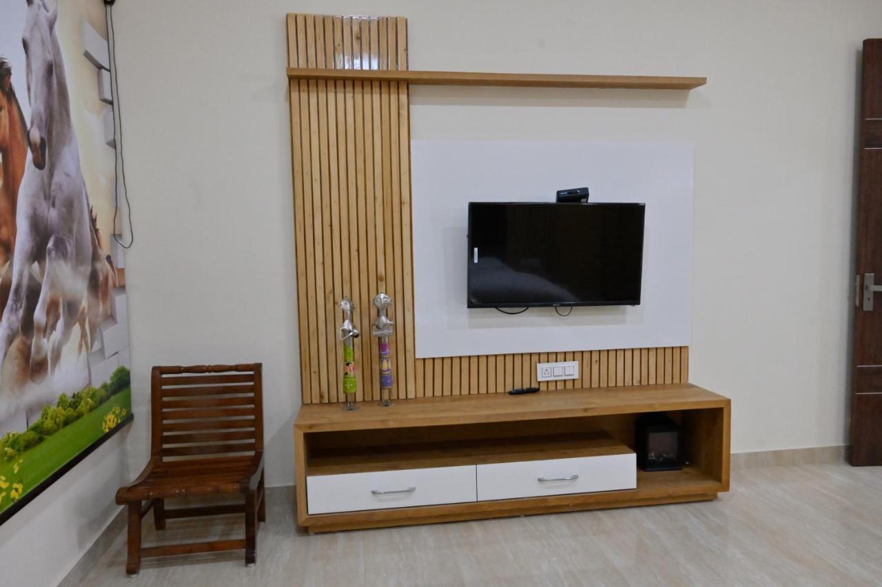 Ideal Home Stay Amritsar Bagian luar foto