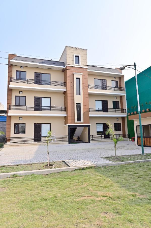 Ideal Home Stay Amritsar Bagian luar foto