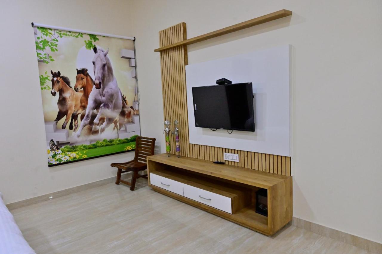 Ideal Home Stay Amritsar Bagian luar foto
