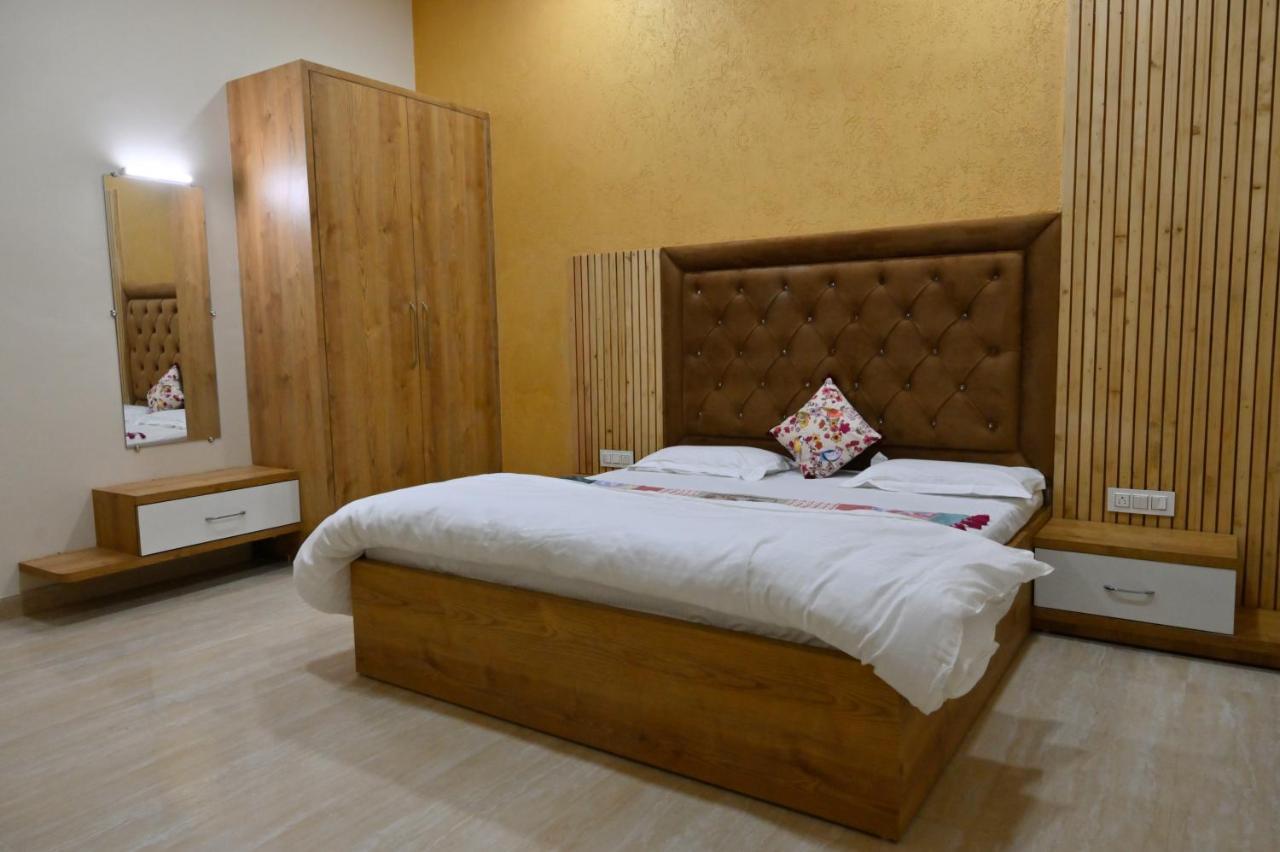 Ideal Home Stay Amritsar Bagian luar foto