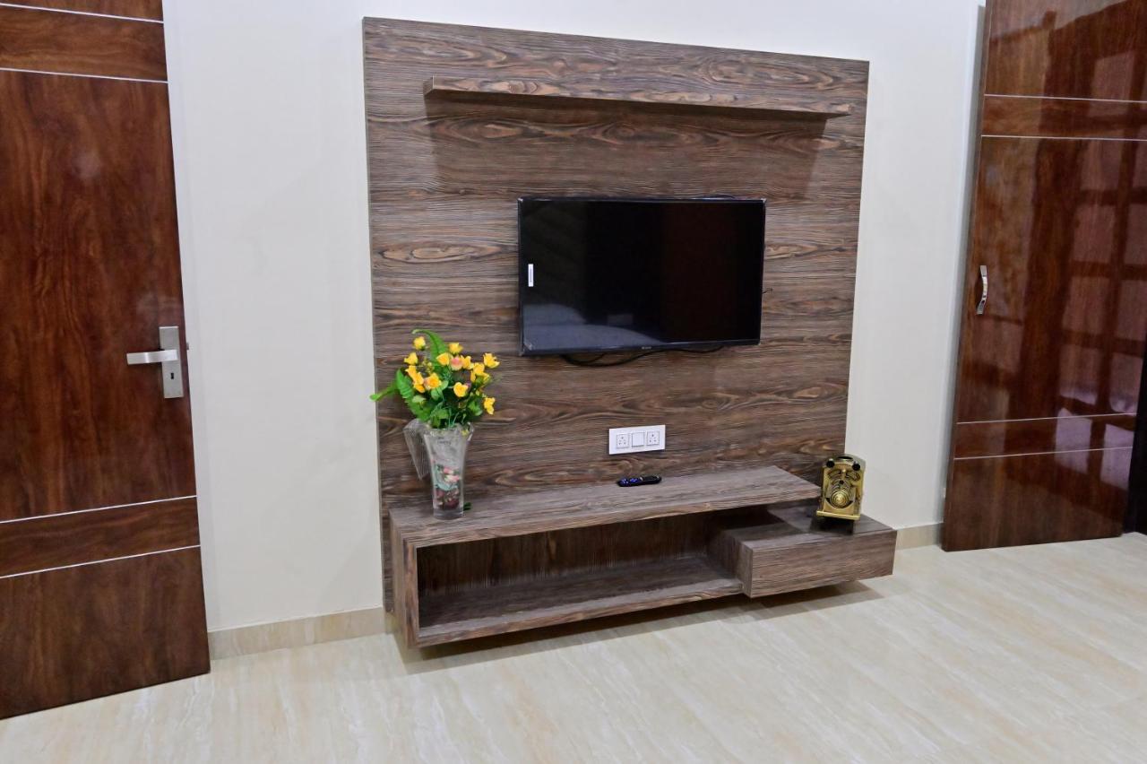 Ideal Home Stay Amritsar Bagian luar foto