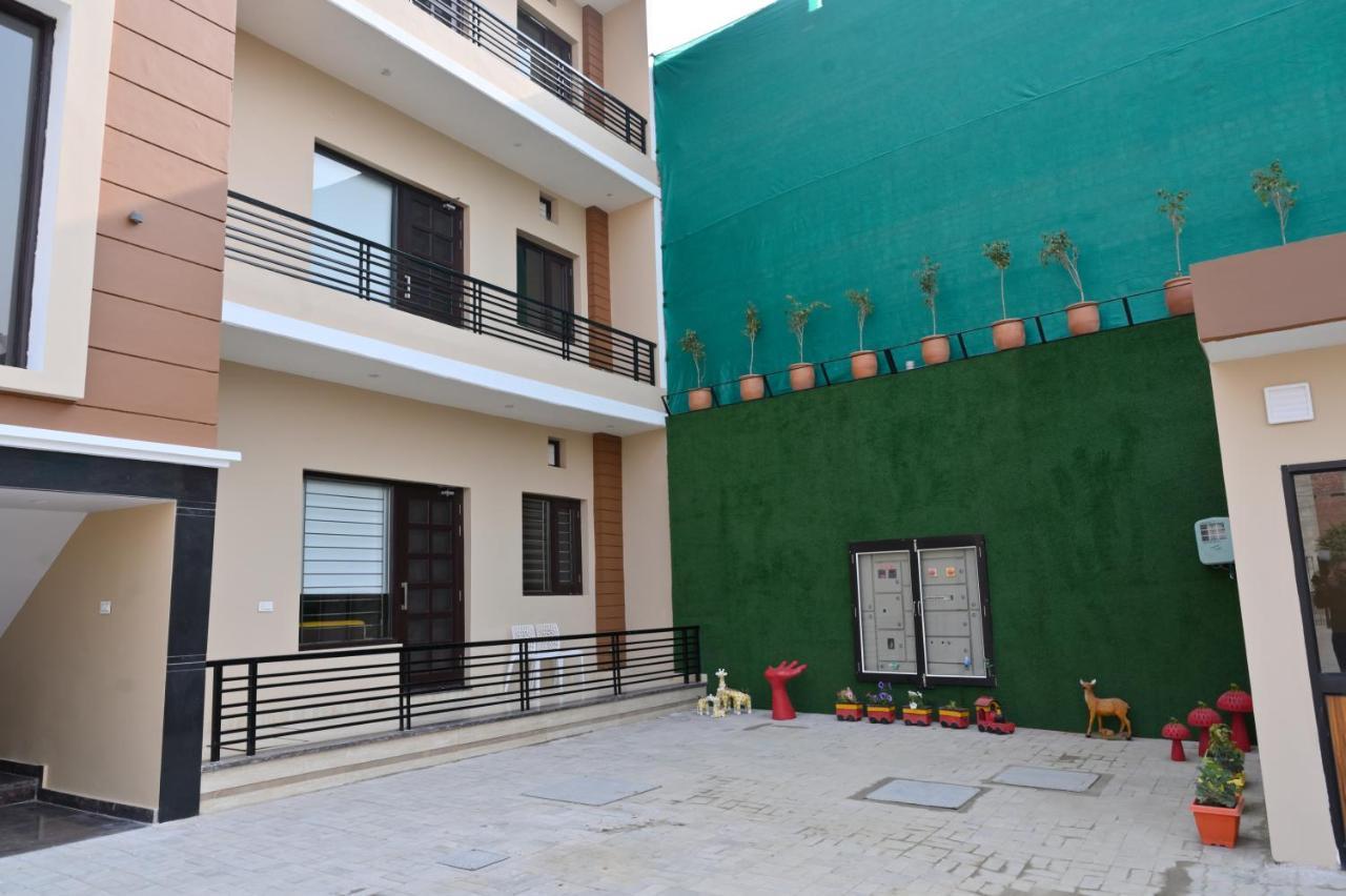 Ideal Home Stay Amritsar Bagian luar foto