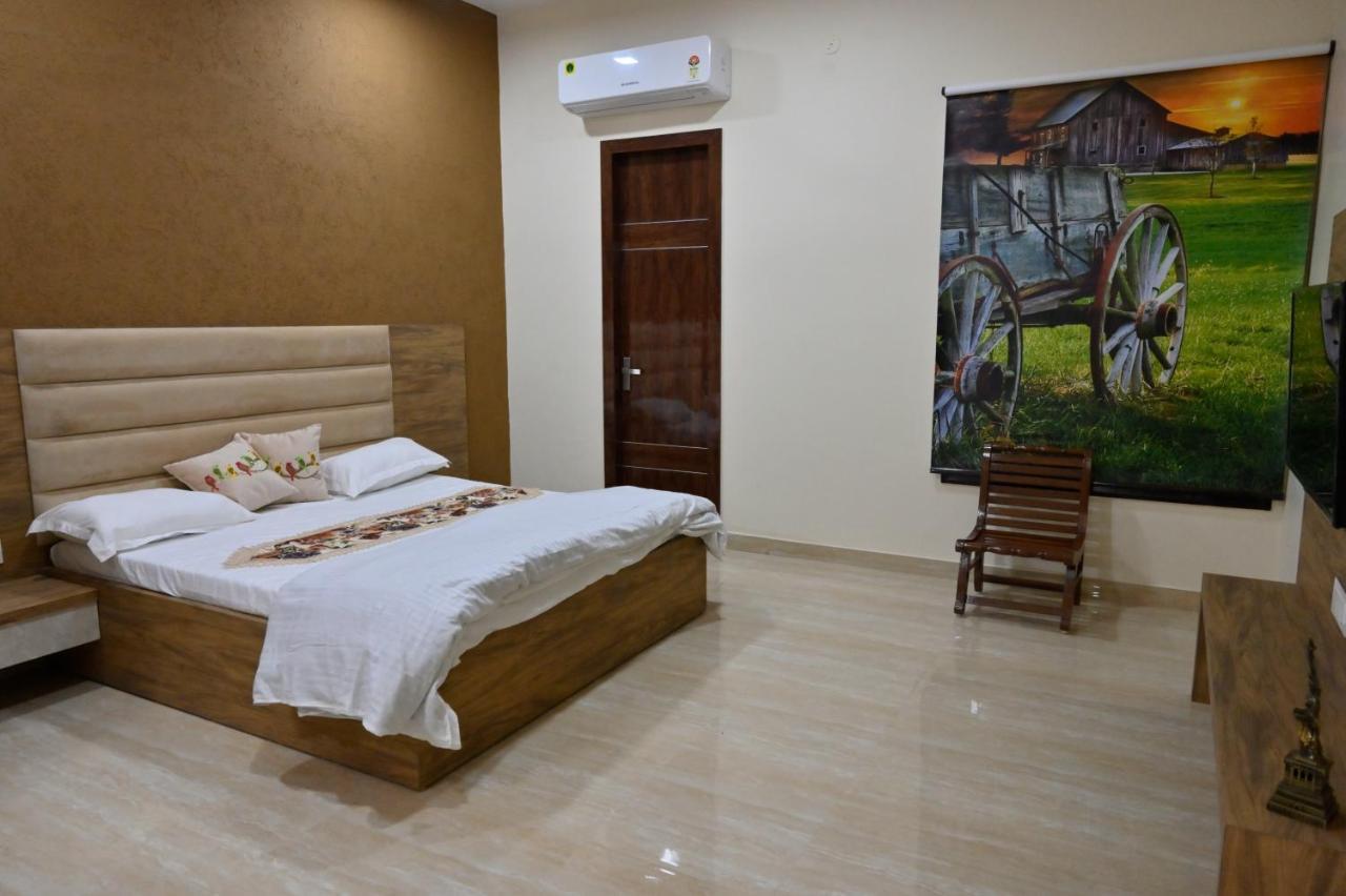 Ideal Home Stay Amritsar Bagian luar foto